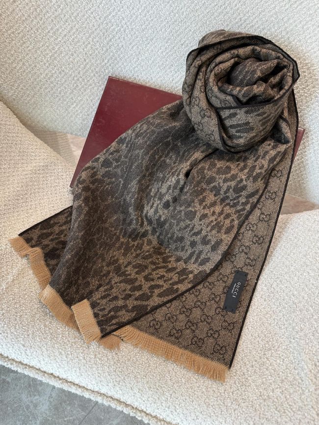 Gucci Reversible Cashmere scarf A005HK-1