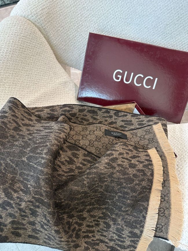 Gucci Reversible Cashmere scarf A005HK-1