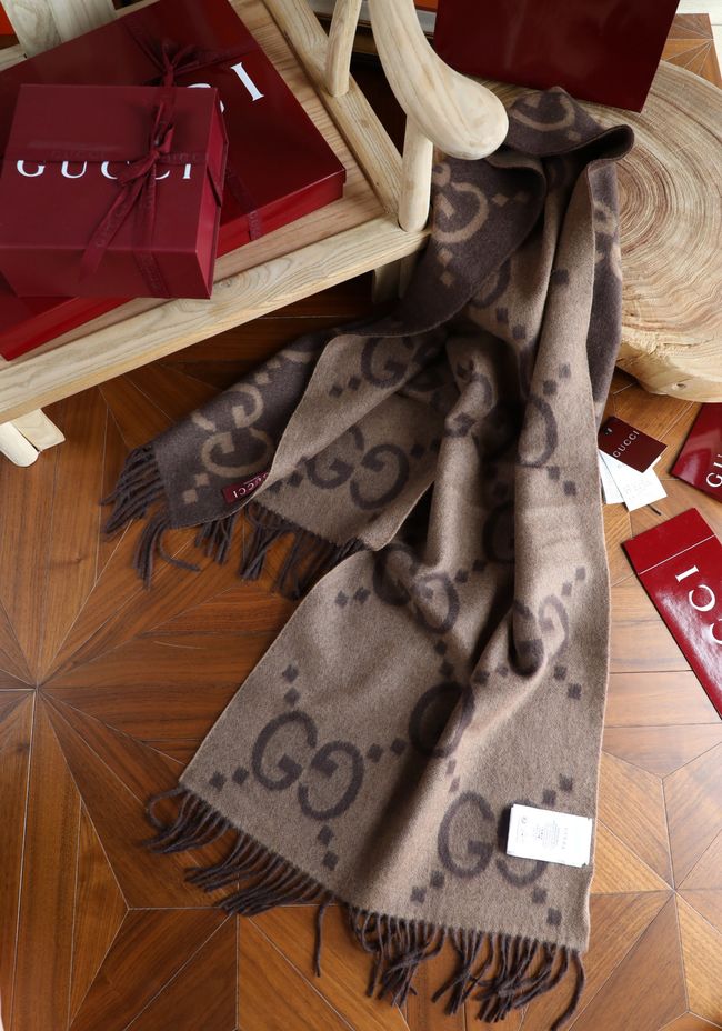 Gucci Reversible Cashmere scarf A006HK-1