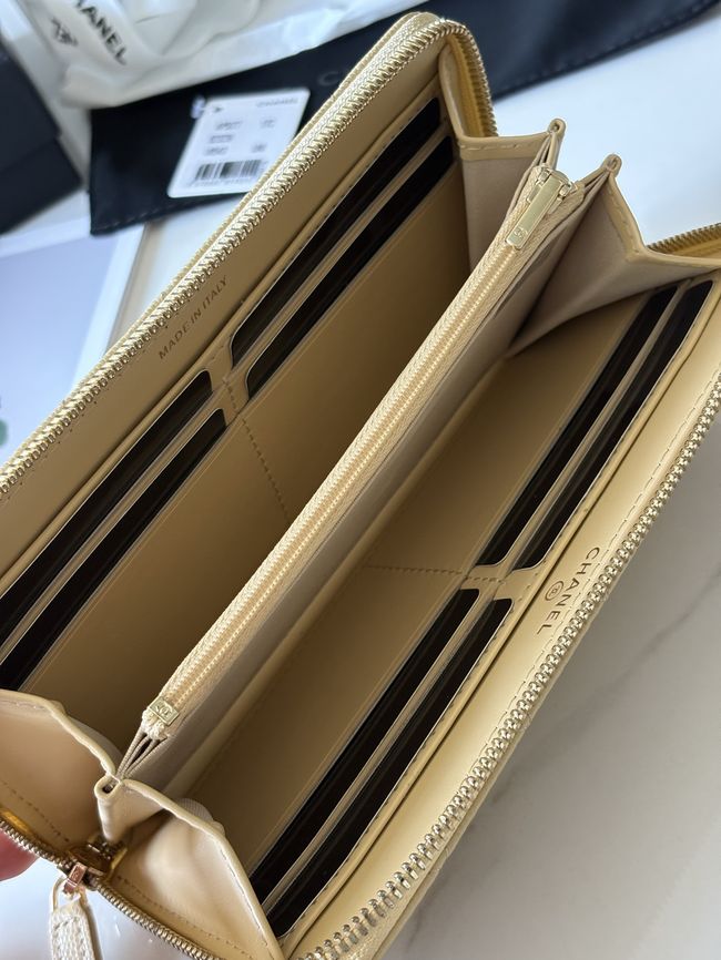 Chanel Classic Zipped Wallet AP5077 apricot