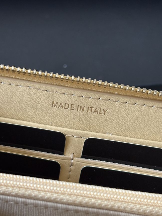 Chanel Classic Zipped Wallet AP5077 apricot