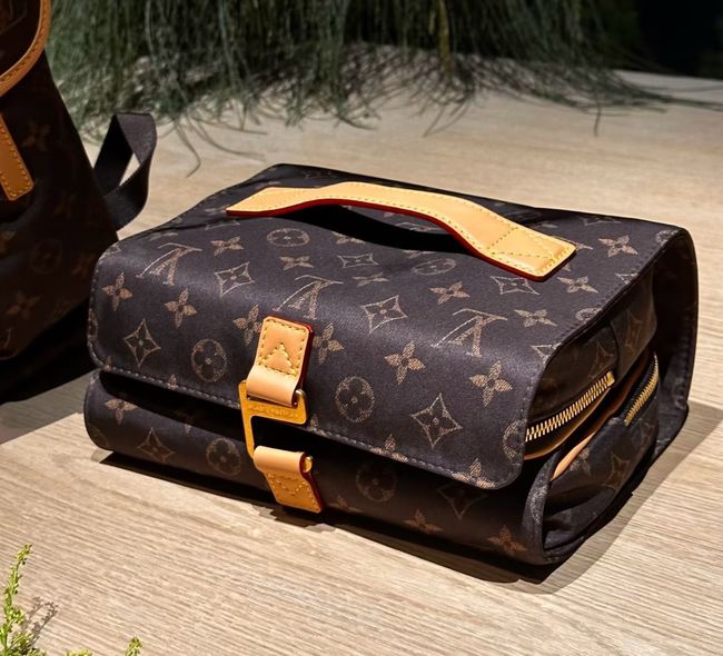 Louis Vuitton Hanging Toiletry Bag M2A500
