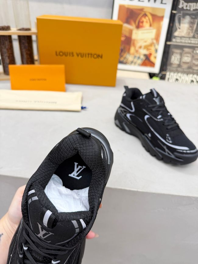 Louis Vuitton Tatic Runner Sneaker 1AKC4L-2