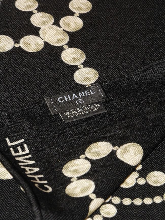 Chanel Wool and Silk Shawl AAC492-2