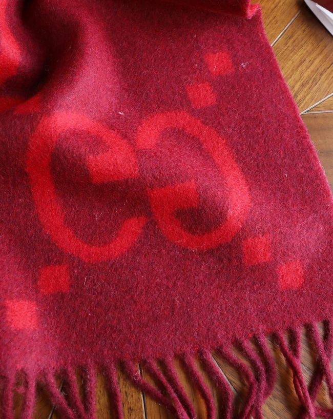 Gucci Reversible Cashmere scarf 777067-4