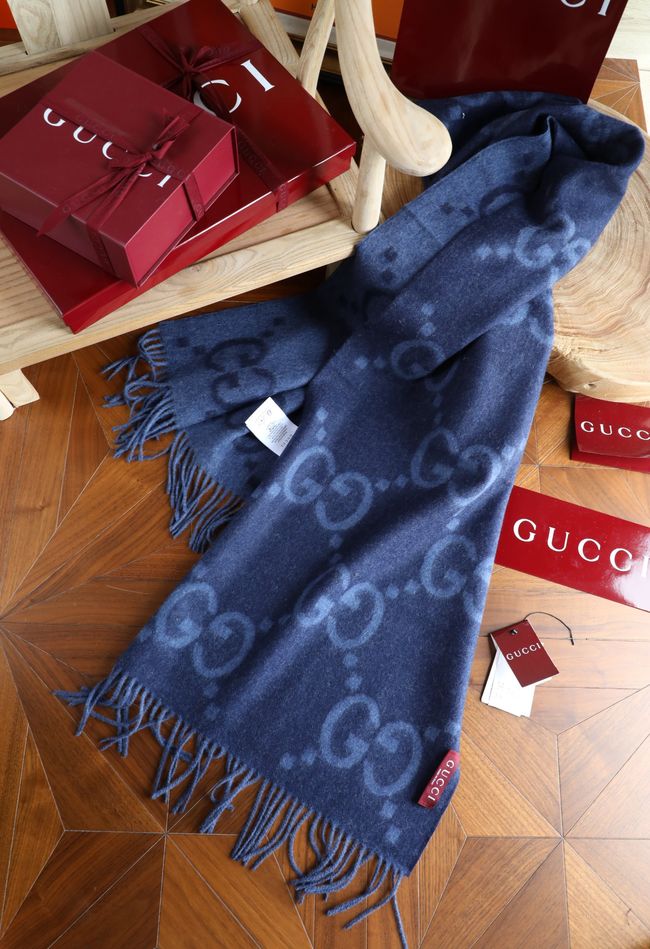 Gucci Reversible Cashmere scarf 777067-5