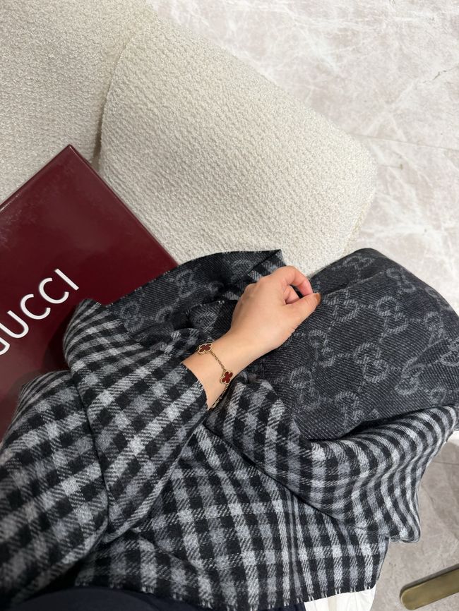 Gucci Reversible Cashmere scarf A010HK-1