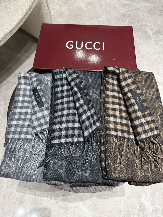 Gucci Reversible Cashmere scarf A010HK-1