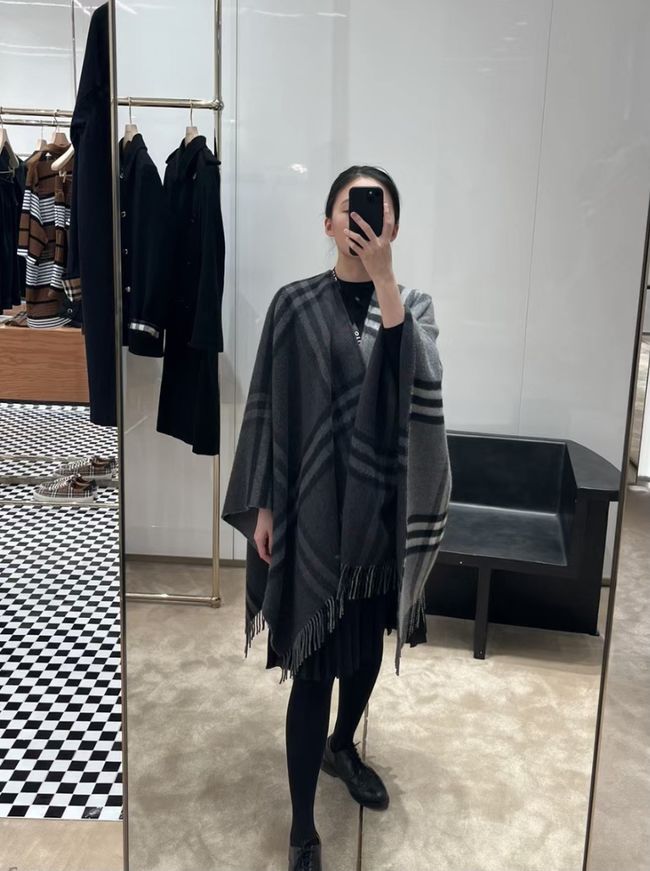 Burberry Cashmere cape BU0032-1 Burberry Cashmere cape BU0032-1