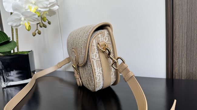 MEDIUM DIOR BOBBY BAG Warm Taupe Box Embroidery M2170 apricot MEDIUM DIOR BOBBY BAG Warm Taupe Box Embroidery M2170 apricot