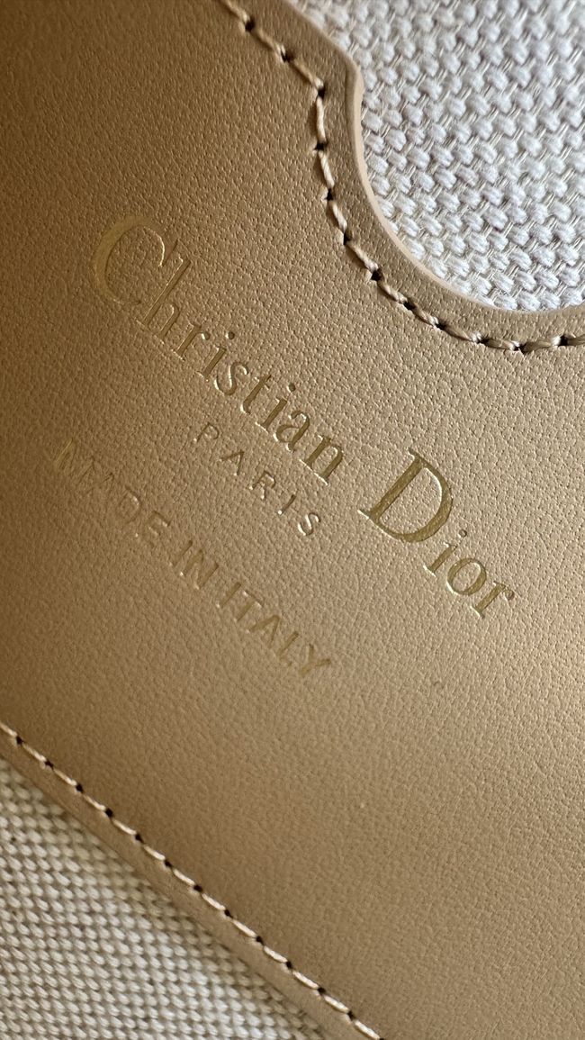 MEDIUM DIOR BOBBY BAG Warm Taupe Box Embroidery M2170 apricot MEDIUM DIOR BOBBY BAG Warm Taupe Box Embroidery M2170 apricot