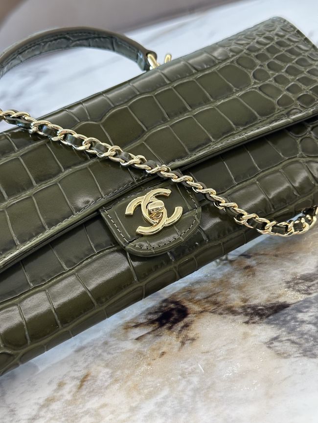Chanel Clutch with chain Crocodile Embossed AP5280 green