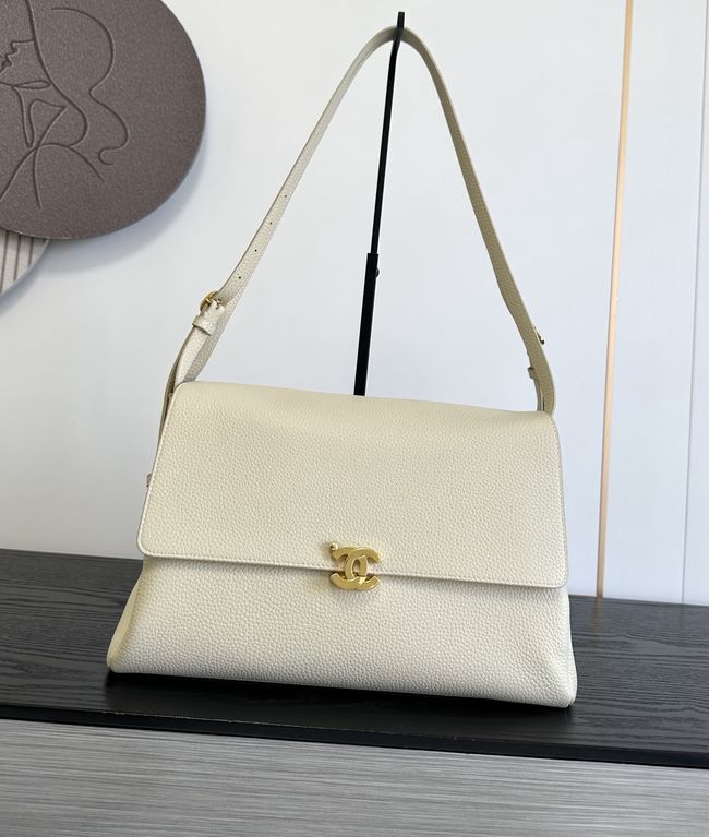Chanel Maxi Flap bag AS6482 White Chanel Maxi Flap bag AS6482 White