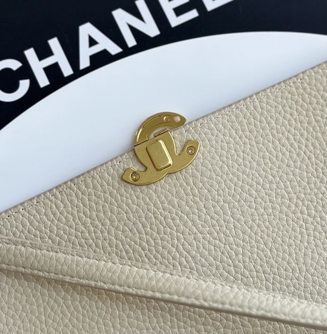 Chanel Maxi Flap bag AS6482 White