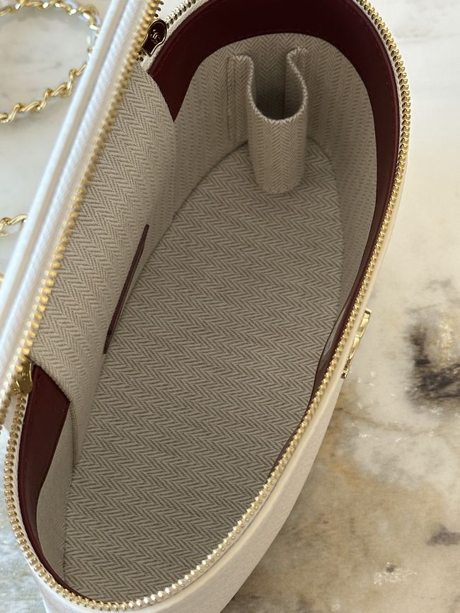 Chanel Vanity with Chain AP5574 white